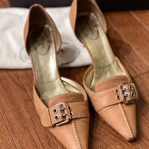 Prada women tan loafers. size:37.5